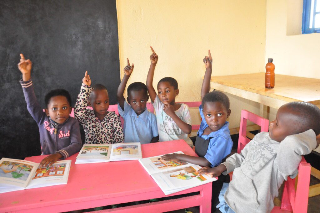 Kinderen in een peuter-/kleuterschool in Rusizi, Rwanda