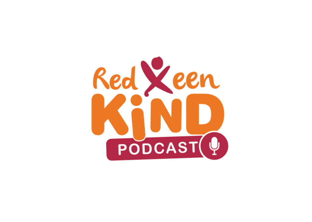 Logo van Red een Kind met een hartvorm en de tekst Red een Kind Podcast in oranje en roze kleuren.